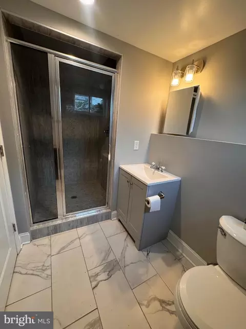 Bath - 1952 Forest Dr, Annapolis, MD 21401 photo 3 of 6