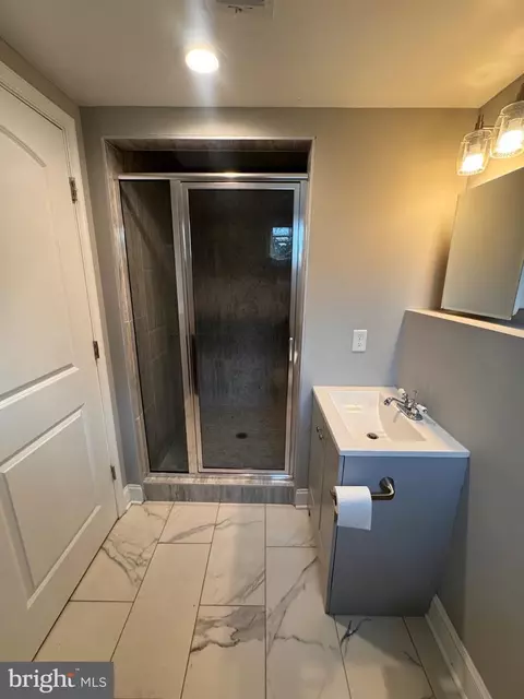 Bath - 1952 Forest Dr, Annapolis, MD 21401 photo 6 of 6