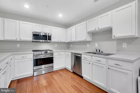 Kitchen - 2676 Compass Dr, Annapolis, MD 21401 photo 2 of 4