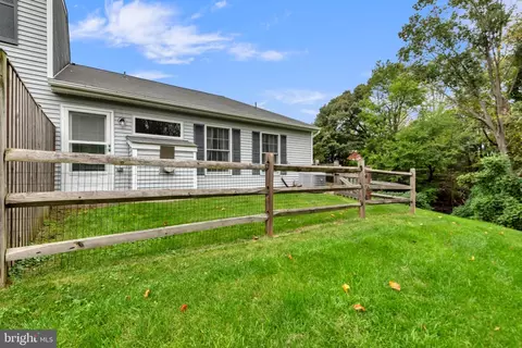 Exterior - 2676 Compass Dr, Annapolis, MD 21401 photo 4 of 7