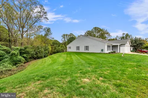 Exterior - 2676 Compass Dr, Annapolis, MD 21401 photo 6 of 7