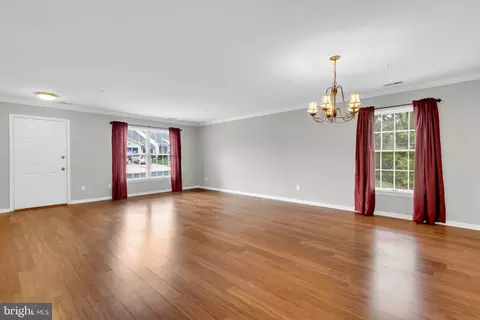 Living - 2676 Compass Dr, Annapolis, MD 21401 photo 2 of 6