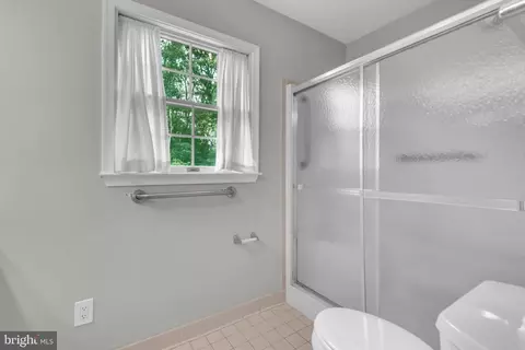 Bath - 2676 Compass Dr, Annapolis, MD 21401 photo 1 of 2