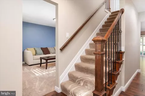 Entry Way - 1138 Valley Dr, Pasadena, MD 21122 photo 2 of 11
