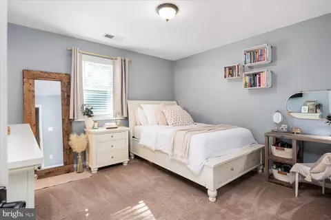 Bedroom - 1138 Valley Dr, Pasadena, MD 21122 photo 3 of 7