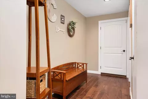 Entry Way - 1138 Valley Dr, Pasadena, MD 21122 photo 6 of 11