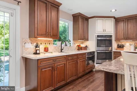 Kitchen - 1138 Valley Dr, Pasadena, MD 21122 photo 3 of 6