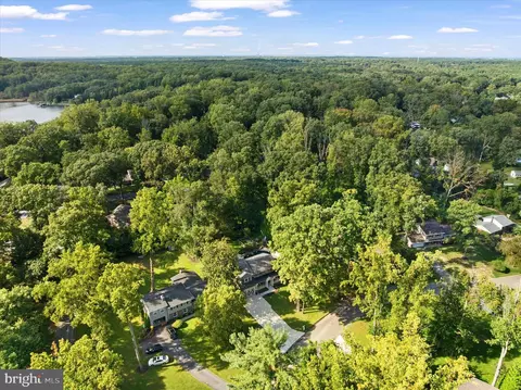View/Area - 1138 Valley Dr, Pasadena, MD 21122 photo 1 of 15
