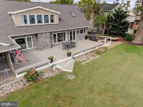 Exterior - 8107 Ventnor Rd, Pasadena, MD 21122 photo 5 of 9