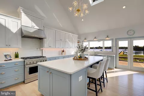 Kitchen - 8107 Ventnor Rd, Pasadena, MD 21122 photo 2 of 7