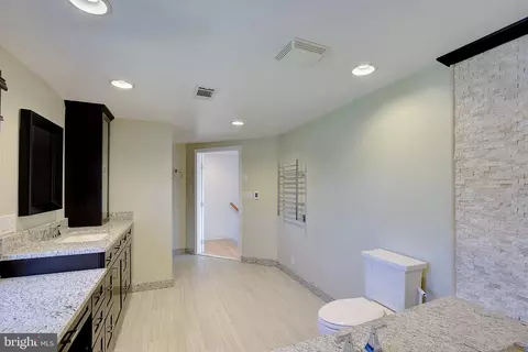 Bath - 8107 Ventnor Rd, Pasadena, MD 21122 photo 3 of 3
