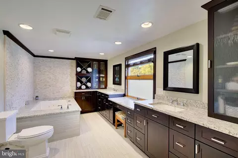 Bath - 8107 Ventnor Rd, Pasadena, MD 21122 photo 2 of 3