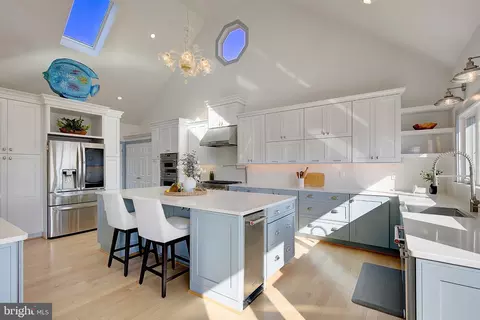 Kitchen - 8107 Ventnor Rd, Pasadena, MD 21122 photo 3 of 7