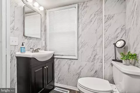 Bath - 1627 Lee Dr, Edgewater, MD 21037 photo 3 of 3