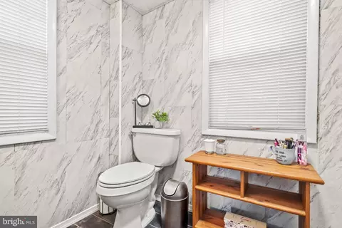 Bath - 1627 Lee Dr, Edgewater, MD 21037 photo 1 of 3