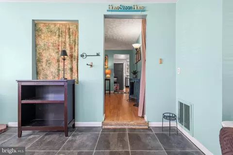 Entry Way - 1627 Lee Dr, Edgewater, MD 21037 photo 3 of 5