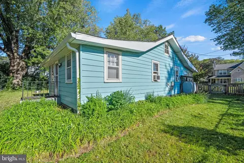 Exterior - 1627 Lee Dr, Edgewater, MD 21037 photo 2 of 5