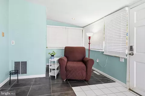 Entry Way - 1627 Lee Dr, Edgewater, MD 21037 photo 2 of 5