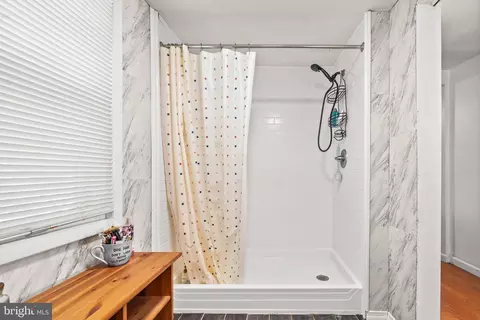 Bath - 1627 Lee Dr, Edgewater, MD 21037 photo 2 of 3