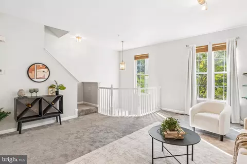 Living - 226 Old Coach Ct, Pasadena, MD 21122 photo 3 of 4