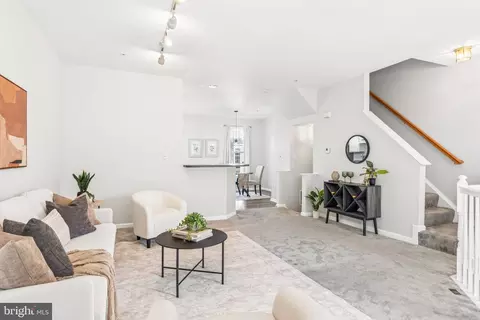 Living - 226 Old Coach Ct, Pasadena, MD 21122 photo 4 of 4