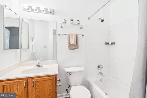 Bath - 226 Old Coach Ct, Pasadena, MD 21122 photo 5 of 5