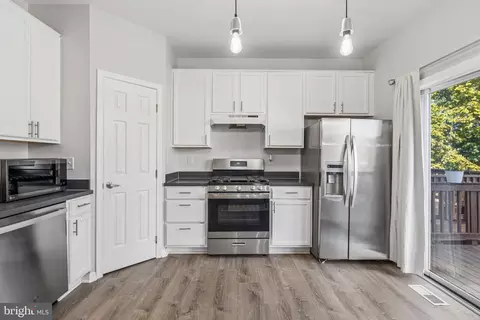 Kitchen - 226 Old Coach Ct, Pasadena, MD 21122 photo 2 of 3