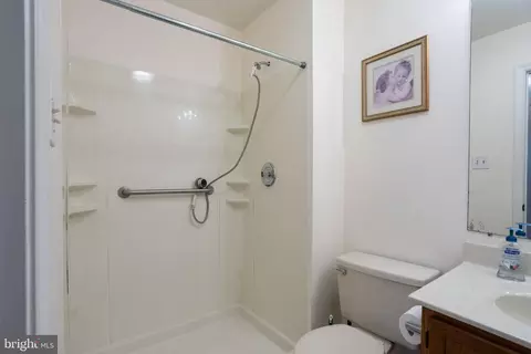 Bath - 950 Marconi Ave, Annapolis, MD 21401 photo 3 of 3