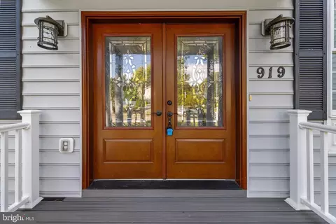 Entry Way - 919 Central Ave E, Edgewater, MD 21037 photo 1 of 18
