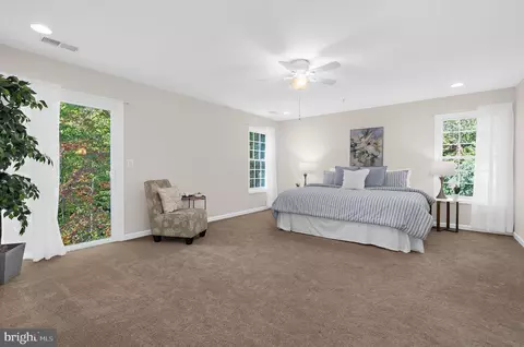 Bedroom - 919 Central Ave E, Edgewater, MD 21037 photo 3 of 11