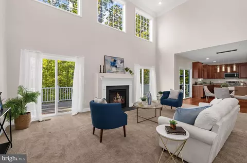 Living - 919 Central Ave E, Edgewater, MD 21037 photo 2 of 8