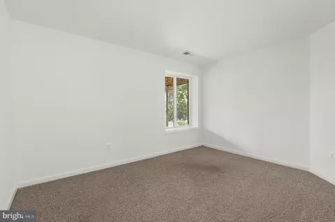 Bedroom - 919 Central Ave E, Edgewater, MD 21037 photo 10 of 11