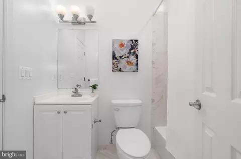 Bath - 919 Central Ave E, Edgewater, MD 21037 photo 2 of 8