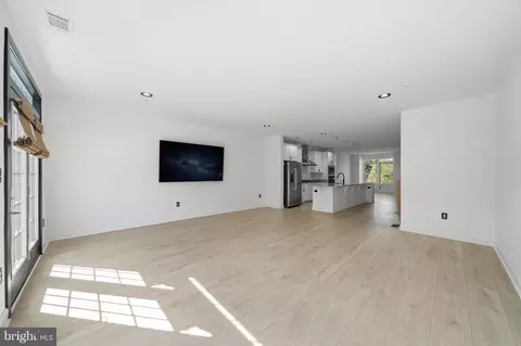 Living - 7513 Thicket Run, Hanover, MD 21076 photo 3 of 5