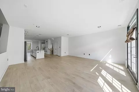Living - 7513 Thicket Run, Hanover, MD 21076 photo 4 of 5