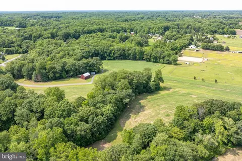 View/Area - 609 Pond Rd, Lothian, MD 20711 photo 2 of 3