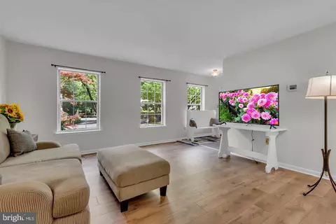 Living - 1256 Crowell Ct, Arnold, MD 21012 photo 3 of 5