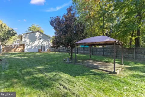 Exterior - 8121 Elizabeth Rd, Pasadena, MD 21122 photo 8 of 9