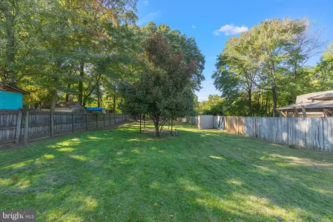 Exterior - 8121 Elizabeth Rd, Pasadena, MD 21122 photo 2 of 9
