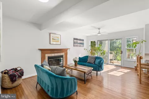 Living - 744 Dividing Creek Rd, Arnold, MD 21012 photo 4 of 5