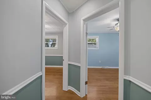 Entry Way - 182 Dale Rd, Pasadena, MD 21122 photo 3 of 5