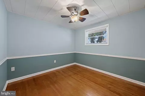 Entry Way - 182 Dale Rd, Pasadena, MD 21122 photo 2 of 5