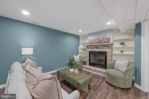 Living - 182 Dale Rd, Pasadena, MD 21122 photo 5 of 6