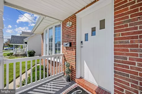 Exterior - 182 Dale Rd, Pasadena, MD 21122 photo 2 of 6