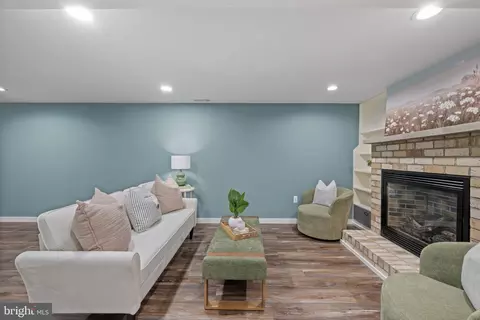 Living - 182 Dale Rd, Pasadena, MD 21122 photo 6 of 6