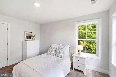 Bedroom - 5084 Mountain Rd, Pasadena, MD 21122 photo 4 of 6