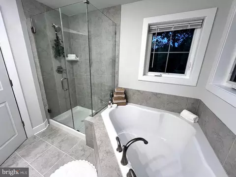Bath - 5084 Mountain Rd, Pasadena, MD 21122 photo 1 of 2