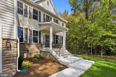 Exterior - 5084 Mountain Rd, Pasadena, MD 21122 photo 4 of 5