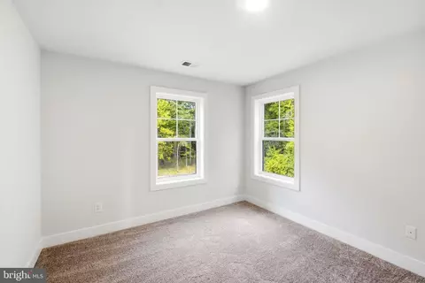 Bedroom - 5084 Mountain Rd, Pasadena, MD 21122 photo 5 of 6