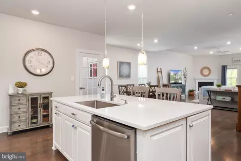 Entry Way - 3077 Spring Peeper Ct, Odenton, MD 21113 photo 3 of 10